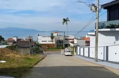 Terreno à venda na Rua Assis Brasil, Ponta de Baixo, São José