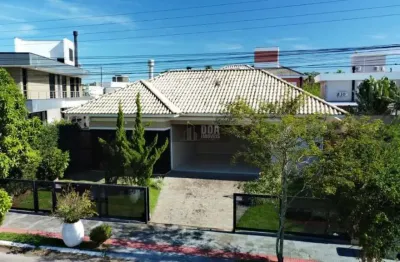 Linda casa na cachoeira do bom jesus,3 suites ,piscina aquecida