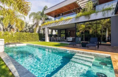 Casa luxuosa no bosque amoraeville em jurerê internacional