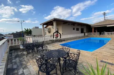 Casa com 2 quartos à venda na Rua Itapagipe, Parque Senhor do Bonfim, Taubaté por R$ 1.150.000