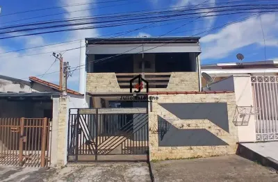 Casa com 3 quartos à venda na Rua Padre Timóteo Corrêa de Toledo, Vila São José, Taubaté por R$ 450.000