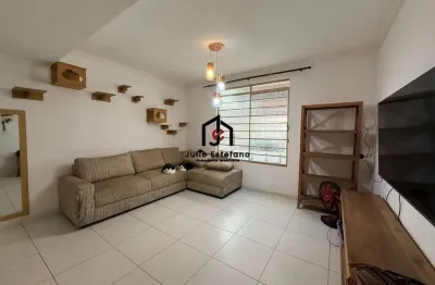 Casa com 3 quartos para alugar na Rua Doutor João Ortiz Monteiro, Centro, Taubaté por R$ 2.960