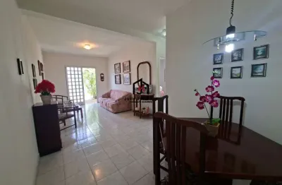 Casa com 4 quartos à venda na Rua Francisco Marques Pinto, Independência, Taubaté por R$ 600.000