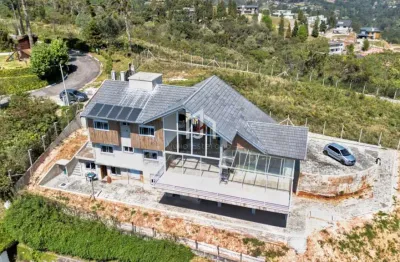 Casa com 4 quartos à venda no alto do capivari, campos do jordão  por r$ 3.000.000