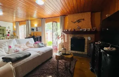 Casa com 4 quartos à venda na vila nova suiça, campos do jordão  por r$ 1.200.000