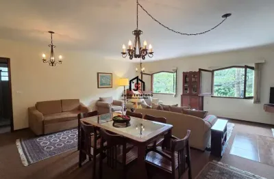 Apartamento com 2 quartos à venda no Capivari, Campos do Jordão  por R$ 900.000