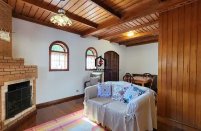 Casa com 3 quartos para alugar no Capivari, Campos do Jordão  por R$ 3.200