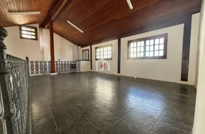 Casa com 4 quartos à venda na Rua General Júlio Salgado, Centro, Pindamonhangaba por R$ 640.000