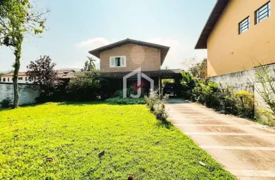 Casa com 6 quartos à venda em toninhas, ubatuba  por r$ 1.950.000