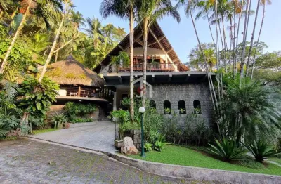Casa em condomínio fechado com 4 quartos à venda na praia do lazaro, ubatuba  por r$ 6.580.000