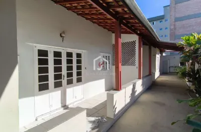Casa com 5 quartos à venda no centro, ubatuba  por r$ 1.100.000