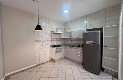 Apartamento com 2 quartos à venda na rua das tainhotas, 133, jurerê, florianópolis por r$ 749.000