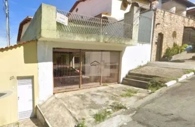 Casa com 4 dormitórios , 3 banheiros,1 cozinhas, 1 áreas de serviço disponível.