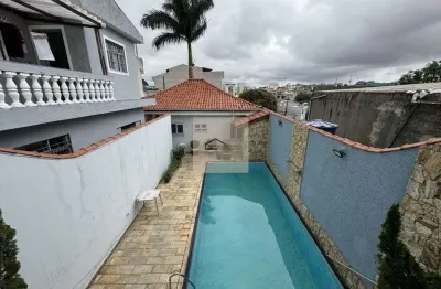 Casa com 2 dormitórios 3 banheiros 3 vagas cobertas r$930.000 mil