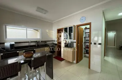 Casa a venda a 30 metros do mar na praia do pereque açu em ubatuba-sp