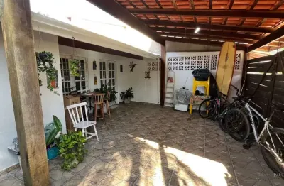 Casa geminada a 100m da orla do itaguá ubatuba/sp - localização privilegiada