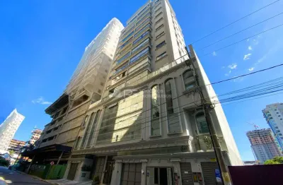 Apartamento com 3 quartos à venda na Rua 323, 38, Meia Praia, Itapema
