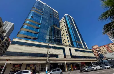 Apartamento frente avenida em meia praia , meia praia, itapema - sc