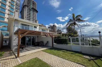 Casa com 3 quartos à venda na Avenida Senador Atílio Fontana, 1470, Balneário Perequê, Porto Belo