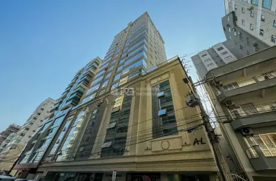 Apartamento alto padrão próximo ao mar, meia praia, itapema - sc