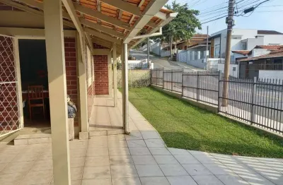 Casa espaçosa  03 quartos no centro - barra velha - sc