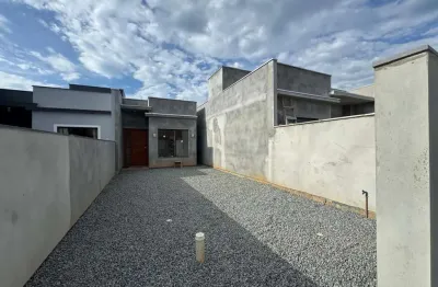 Linda casa com 02 dormitórios e amplo quintal - barra velha