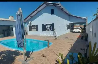 Casa espaçosa - aceita permuta por casa menor no mesmo bairro.