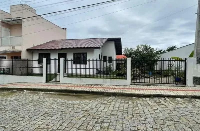 Casa com 2 quartos à venda no centro, barra velha , 200 m2 por r$ 600.000