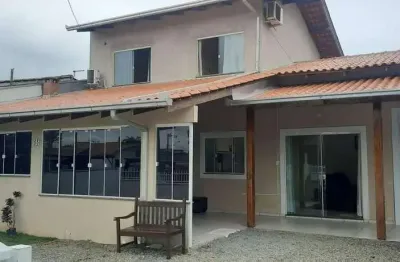 Sobrado com 6 quartos para venda no bairro itajuba - barra velha - sc