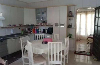 Casa ampla de alvenaria com ponto comercial ramo oficina mecânica