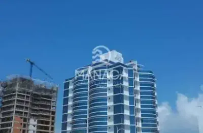 Excelente apartamento alto padrão frente mar totalmente mobiliado 156m²