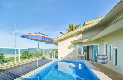 Casa alto padrão, beira mar, com 340m², 5 quartos com suíte em balneário piçarras - sc