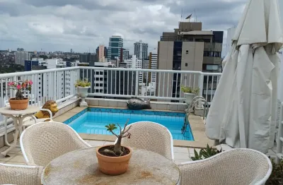 Cobertura com excelente vista para itaigara e parque sao vicente