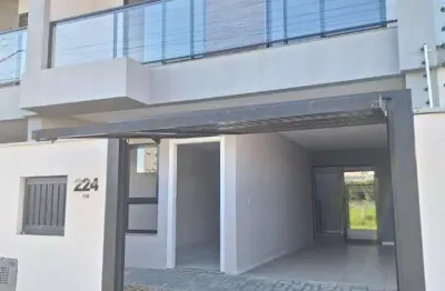 Sobrado de 3 dormtórios 1 suítes mais 2 demi-suíte; vaga para 2 carros, a 400 me