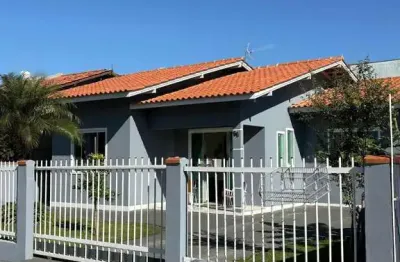 Casa à venda com piscina, 5 suítes, podendo ser usada como pousada! no centro de