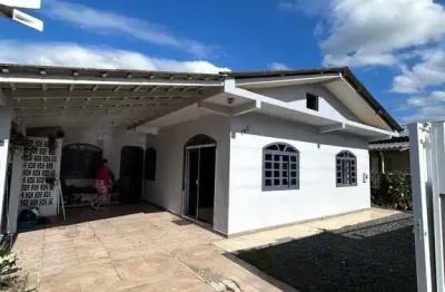 Casa de 140m² no bairro conceição por r$550.000,00 em balneário piçarras-sc