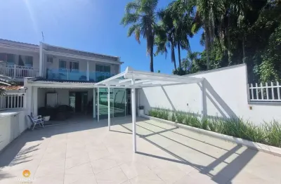 Sobrado mobiliado com 4 dormitórios no centro de bal. piçarras - sc