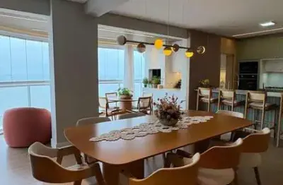 Apartamento frente mar com 145m², finamente mobiliado, 3 vagas de garagem, em ba