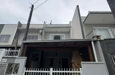 Sobrado mobiliado com 2 dormitórios amplos, itacolomi - balneário piçarras!