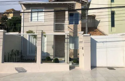 Casa com 4 quartos à venda no jardim belvedere, volta redonda  por r$ 1.165.000