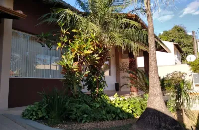 Casa com 3 quartos à venda no Jardim Esperança, Volta Redonda  por R$ 1.390.000