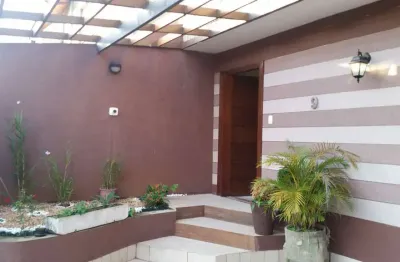 Casa com 3 quartos à venda no sessenta, volta redonda  por r$ 1.500.000