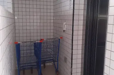Apartamento com 1 dormitório, 2 banheiros e 1 vaga – a 150m da praia – 39m² – financia!