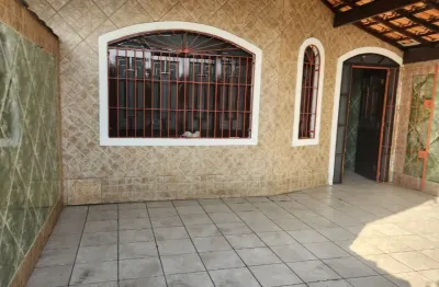 Casa geminada, vila tupi, zona 2, com toda estrutura ao seu alcance