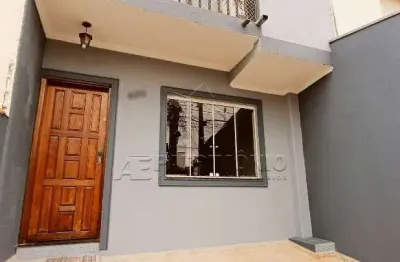 Casa no bairro cidade jardim com 3 dormitórios, 1 sendo suíte
