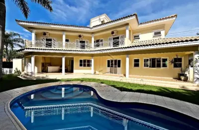 Casa de 4 quartos sendo 3 suites e 1 suite com hidro e closet no condominio lago azul