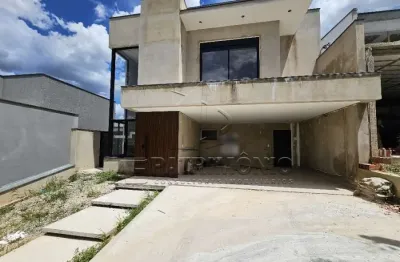 Casa em condomínio com 3 dormitórios, 1 sendo suíte com closet e hidro