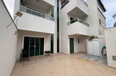 Casa com 3 quartos para alugar na Rua Érico Veríssimo, Praia dos Amores, Balneário Camboriú