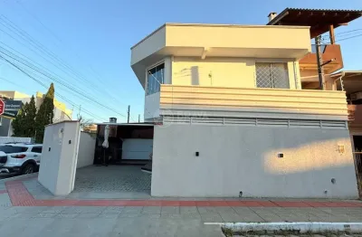 Casa de esquina com potencial comercial – cordeiros, itajaí/sc