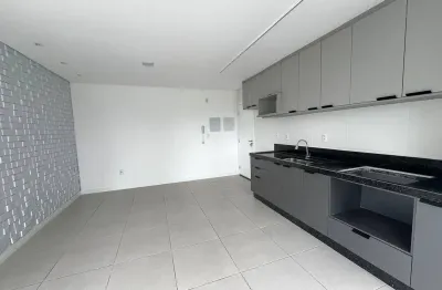 Apartamento semi mobiliado condomínio alameda itamirim, dom bosco, itajaí/sc